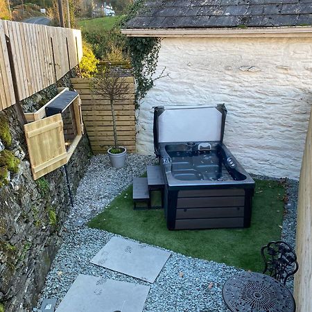 Stunning Cottage Grade 2 Listed With Parking And Hot Tub Bowness-on-Windermere Zewnętrze zdjęcie