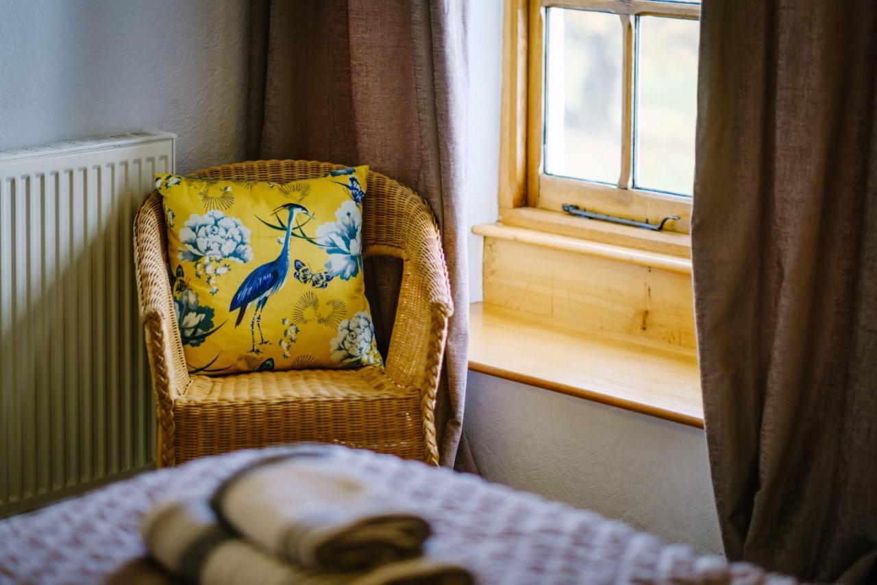 Stunning Cottage Grade 2 Listed With Parking And Hot Tub Bowness-on-Windermere Zewnętrze zdjęcie