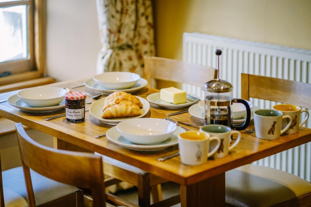 Stunning Cottage Grade 2 Listed With Parking And Hot Tub Bowness-on-Windermere Zewnętrze zdjęcie