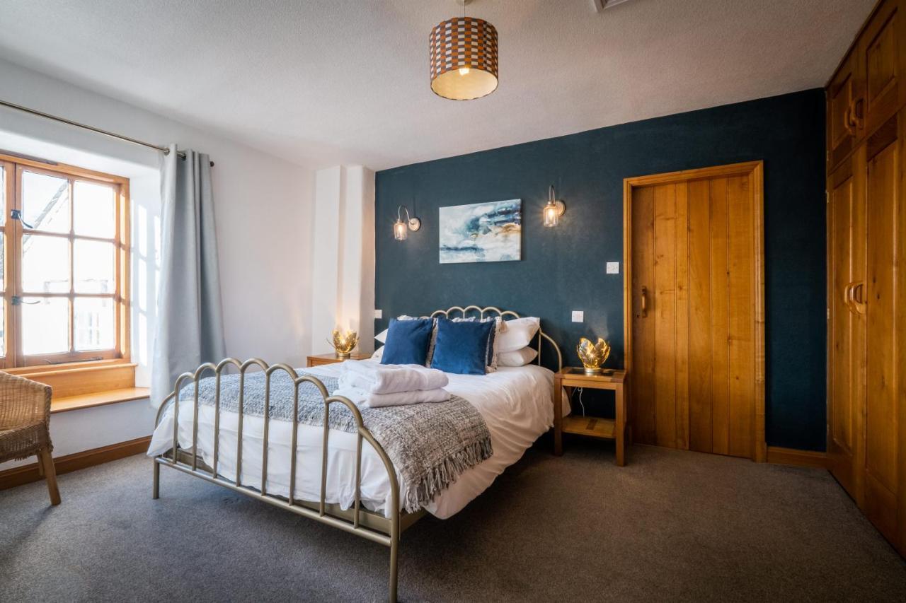 Stunning Cottage Grade 2 Listed With Parking And Hot Tub Bowness-on-Windermere Zewnętrze zdjęcie