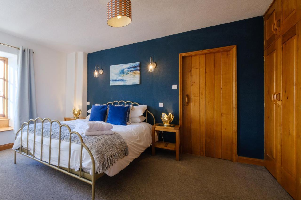 Stunning Cottage Grade 2 Listed With Parking And Hot Tub Bowness-on-Windermere Zewnętrze zdjęcie