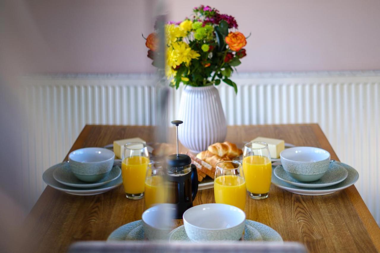 Stunning Cottage Grade 2 Listed With Parking And Hot Tub Bowness-on-Windermere Zewnętrze zdjęcie