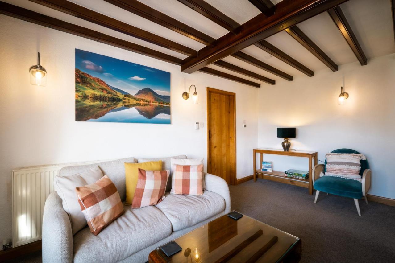 Stunning Cottage Grade 2 Listed With Parking And Hot Tub Bowness-on-Windermere Zewnętrze zdjęcie