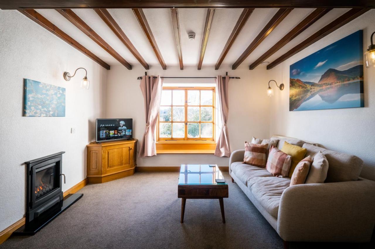 Stunning Cottage Grade 2 Listed With Parking And Hot Tub Bowness-on-Windermere Zewnętrze zdjęcie